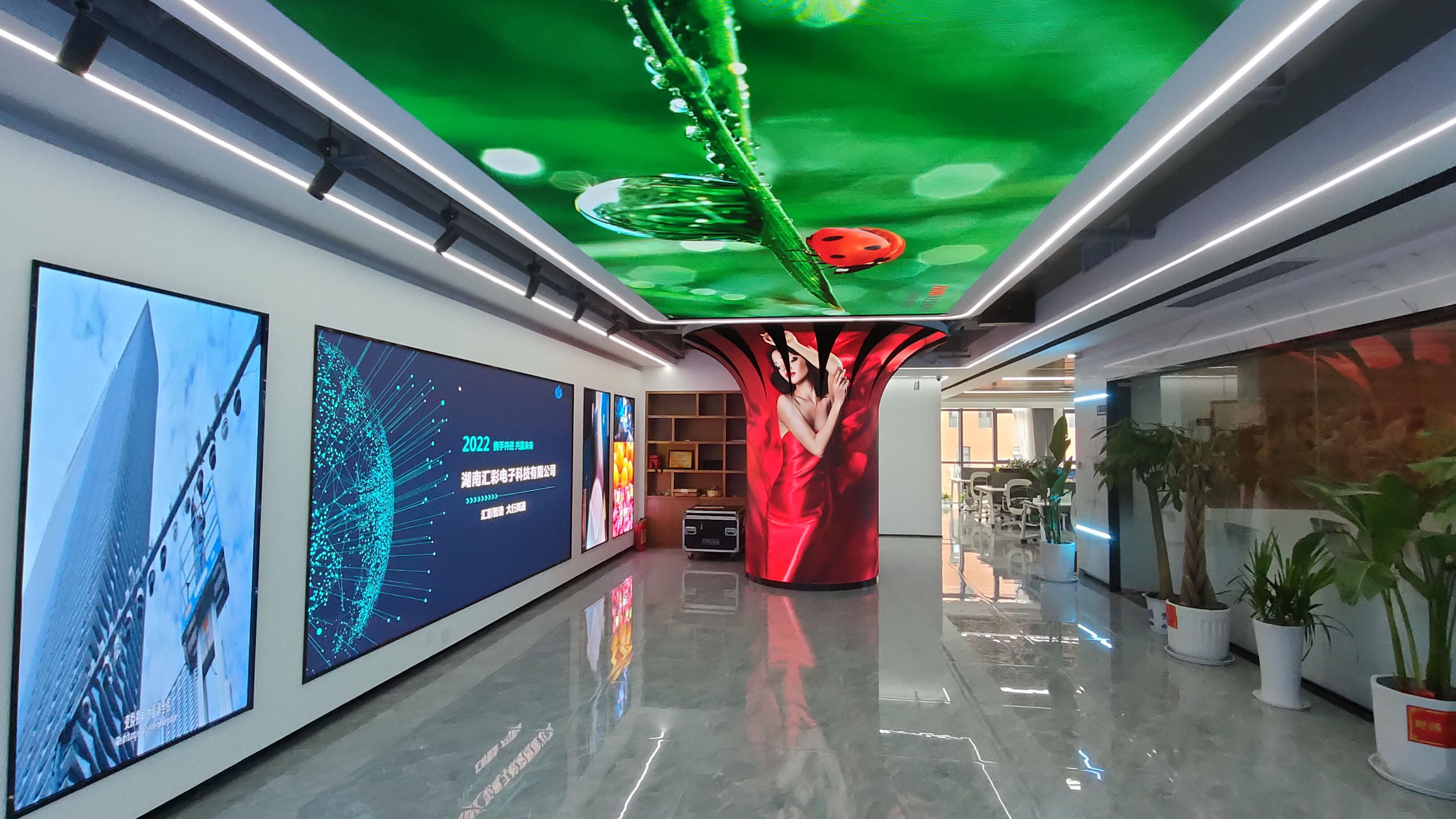 長沙LED顯示屏公司,長沙LED顯示屏廠家,長沙小間距LED顯示屏,長沙電子顯示屏,長沙LED異形屏,長沙LED透明屏,長沙LED顯示屏,長沙LED大屏,湖南LED顯示屏公司,湖南電子顯示屏,湖南全彩顯示屏,湖南LED顯示屏,湖南LED大屏